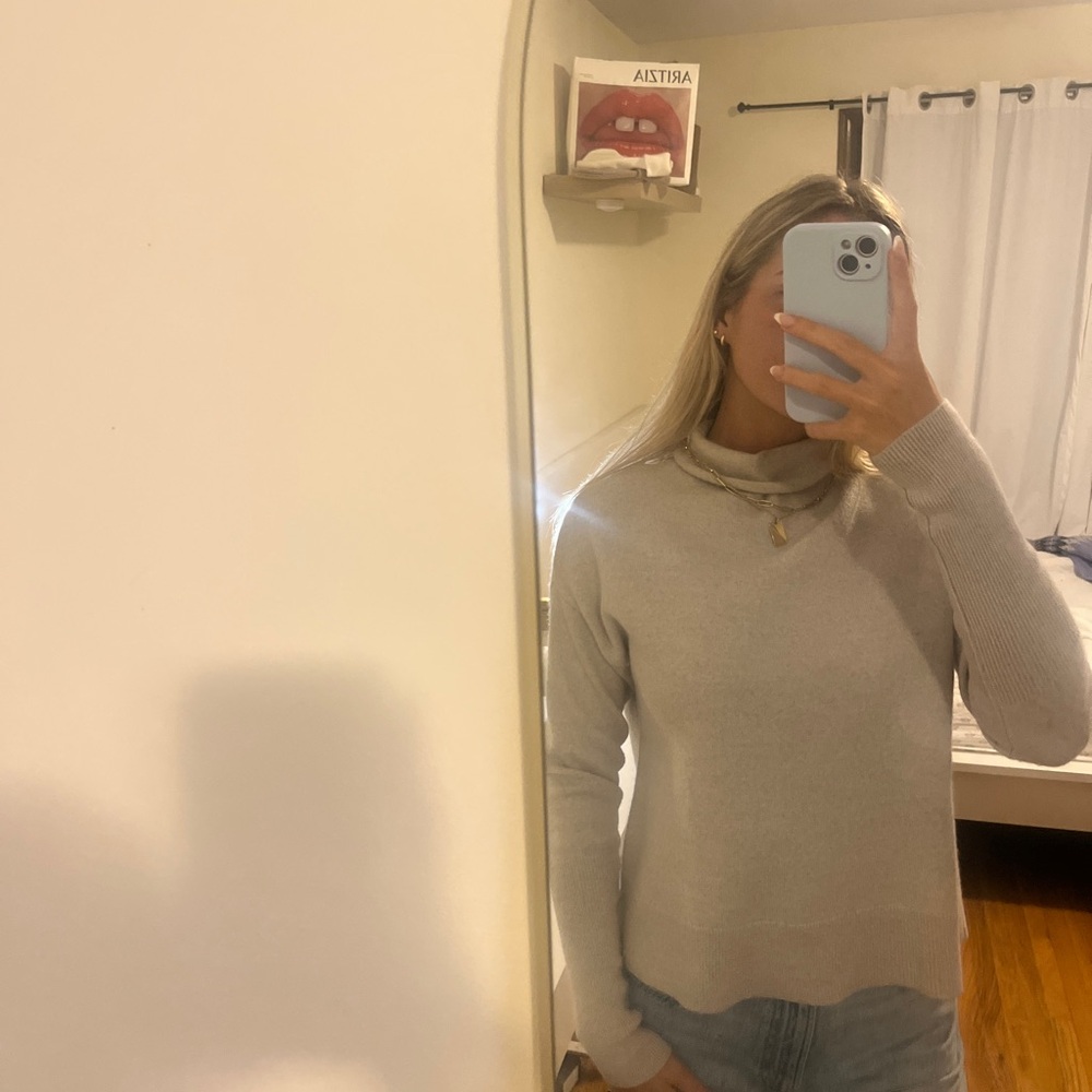 Wilfred Light Gray Turtleneck Sweater
